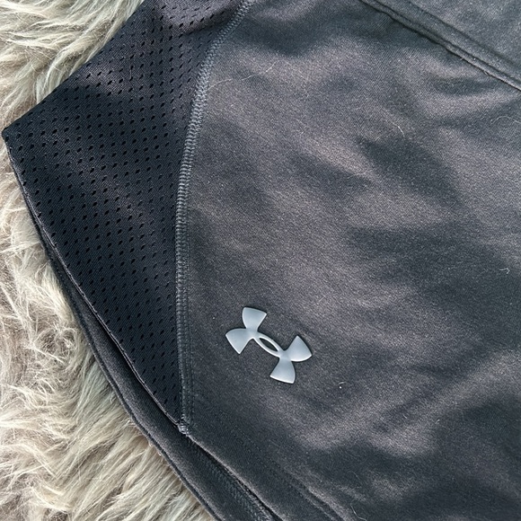 UA shorts - Picture 2 of 4